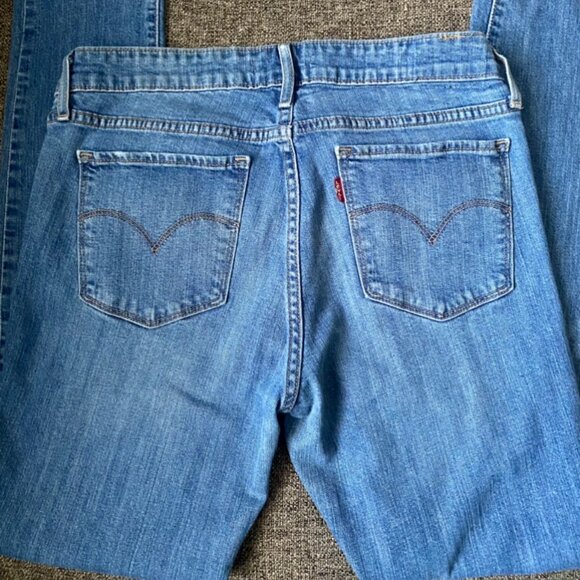 711 Skinny Levi's Jeans - Picture 4 of 5